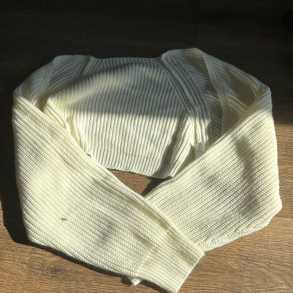 Small knit off white cropped open sweater